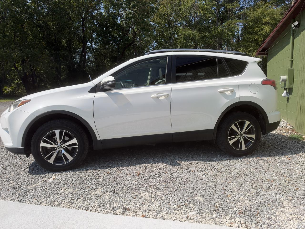 Toyota RAV4 XLE FWD 2018