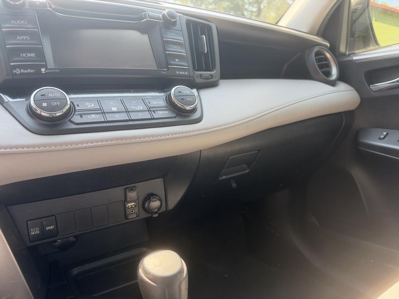 Toyota RAV4 XLE FWD 2018