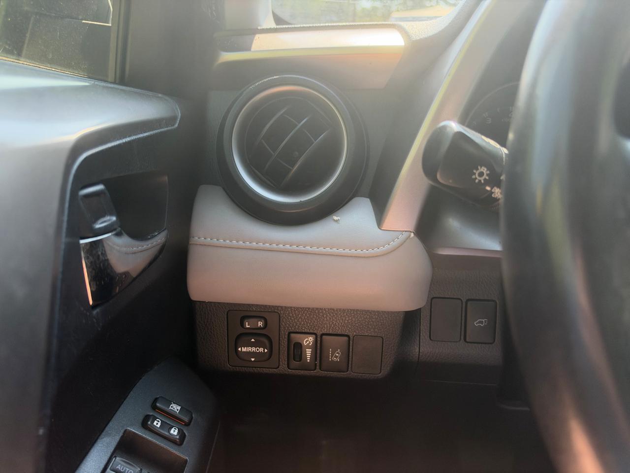 Toyota RAV4 XLE FWD 2018