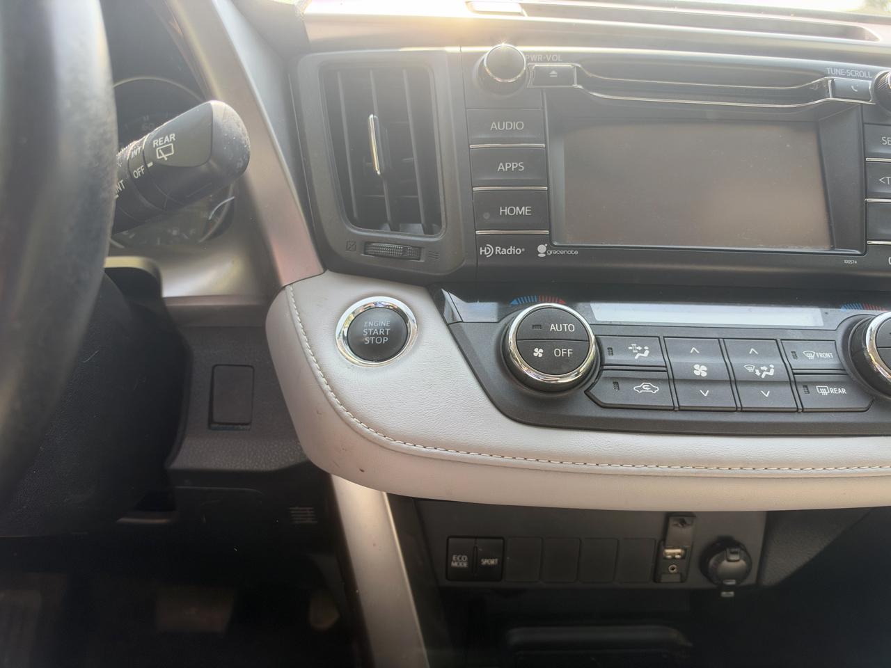 Toyota RAV4 XLE FWD 2018