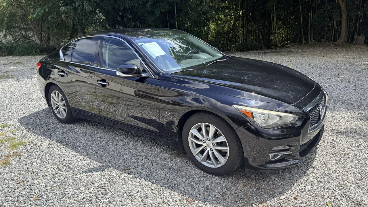 Infiniti Q50 Base 2015