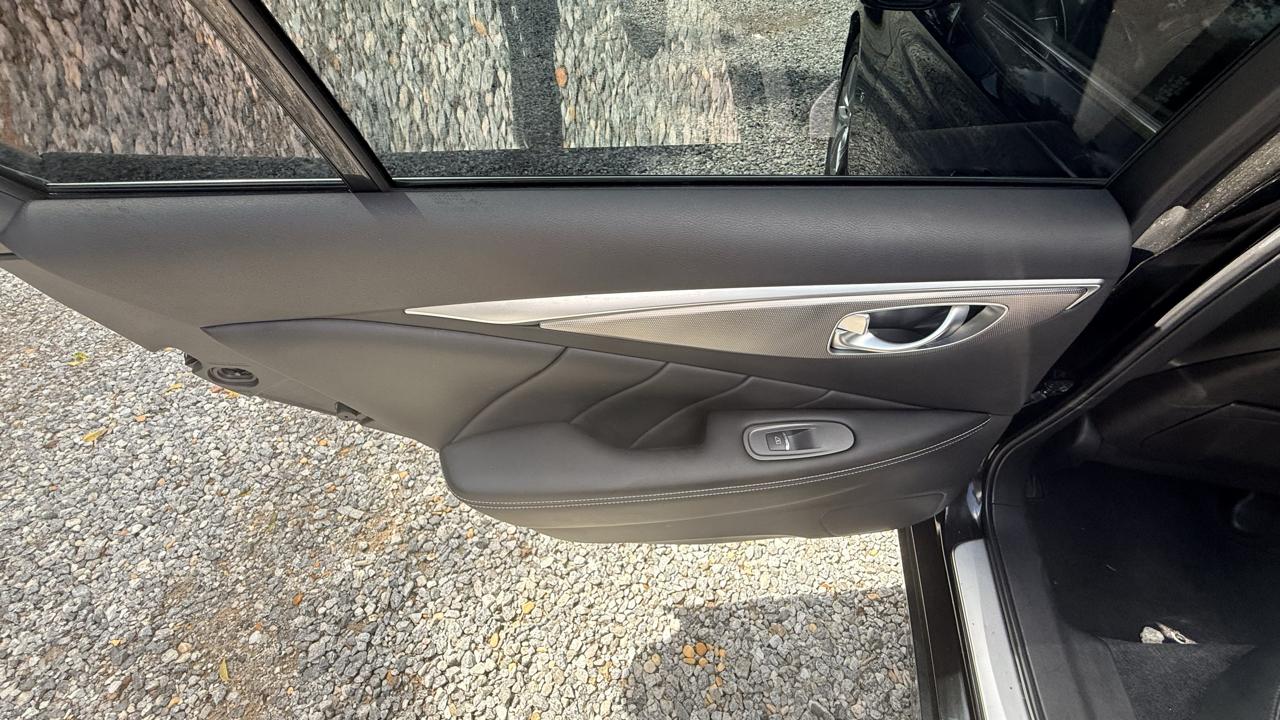 Infiniti Q50 Base 2015