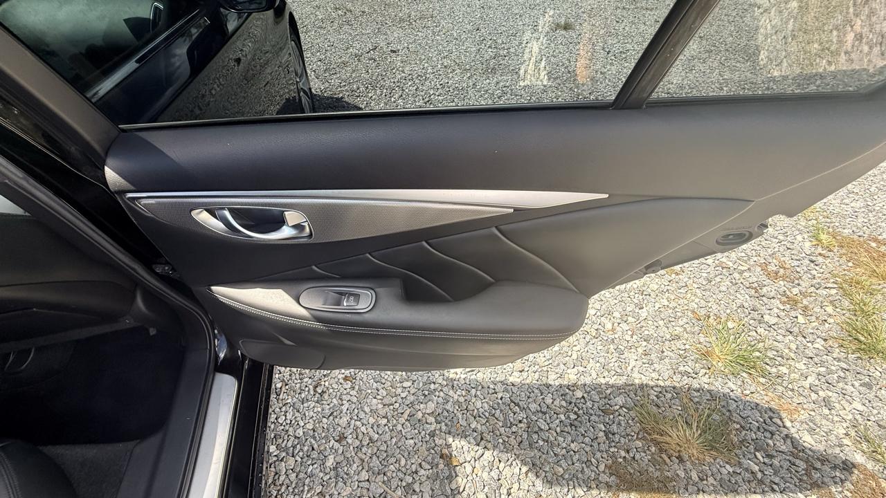 Infiniti Q50 Base 2015