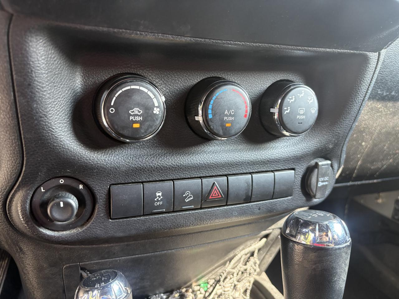 Jeep Wrangler Sport 4WD 2012