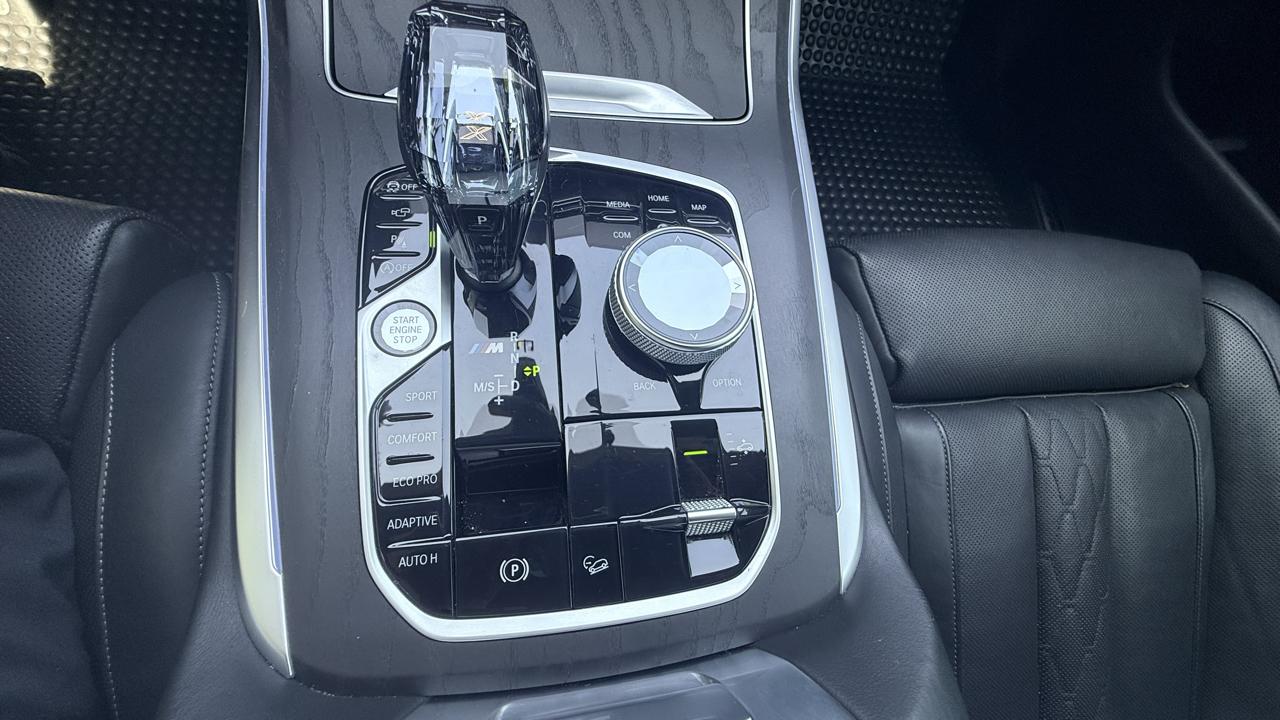 BMW X7 M50i 2021