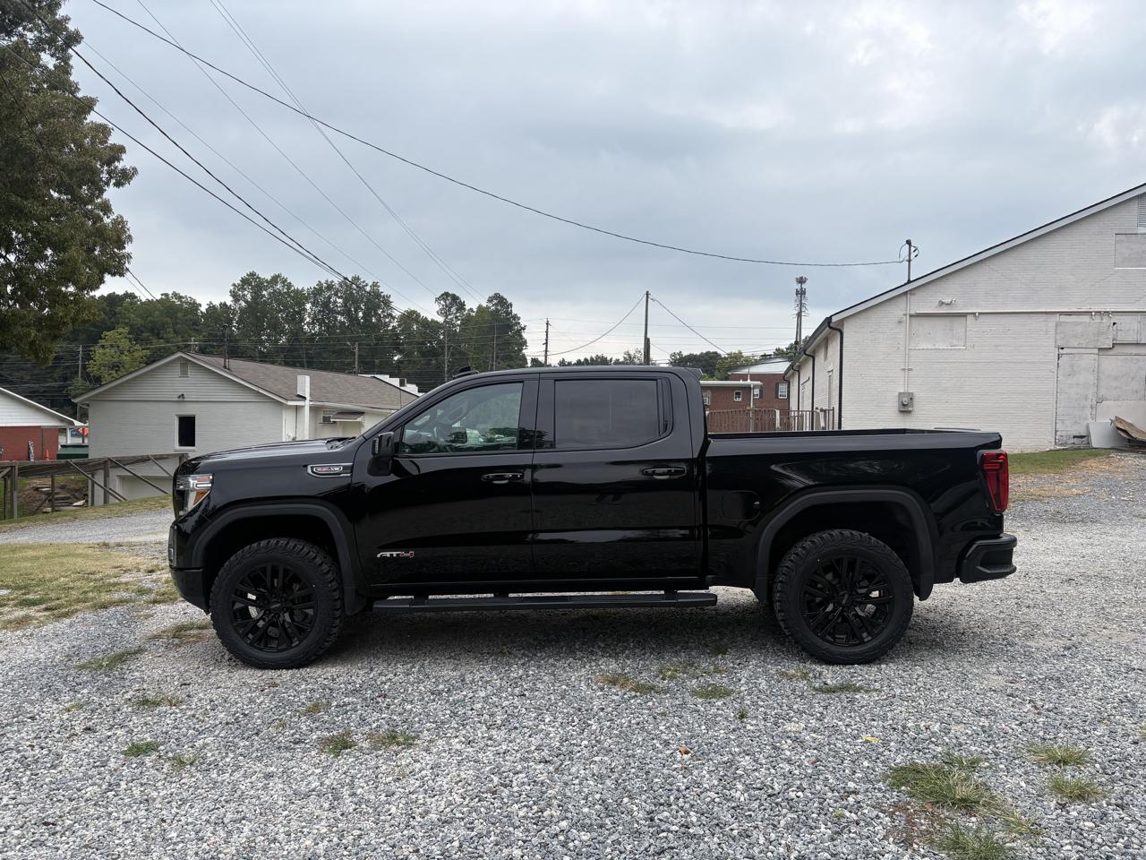 GMC Sierra 1500 AT4 Crew Cab Short Box 4WD 2020