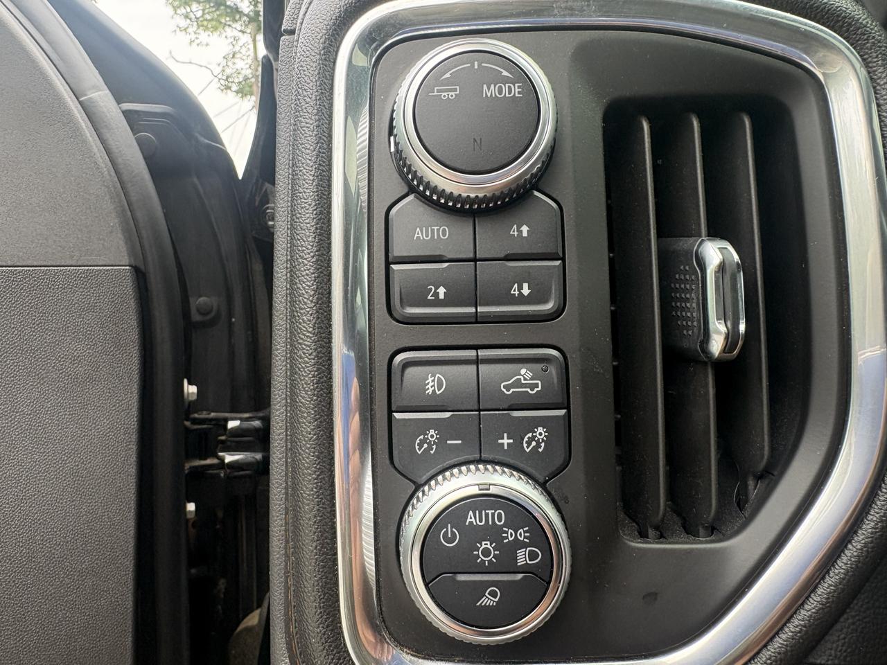 GMC Sierra 1500 AT4 Crew Cab Short Box 4WD 2020