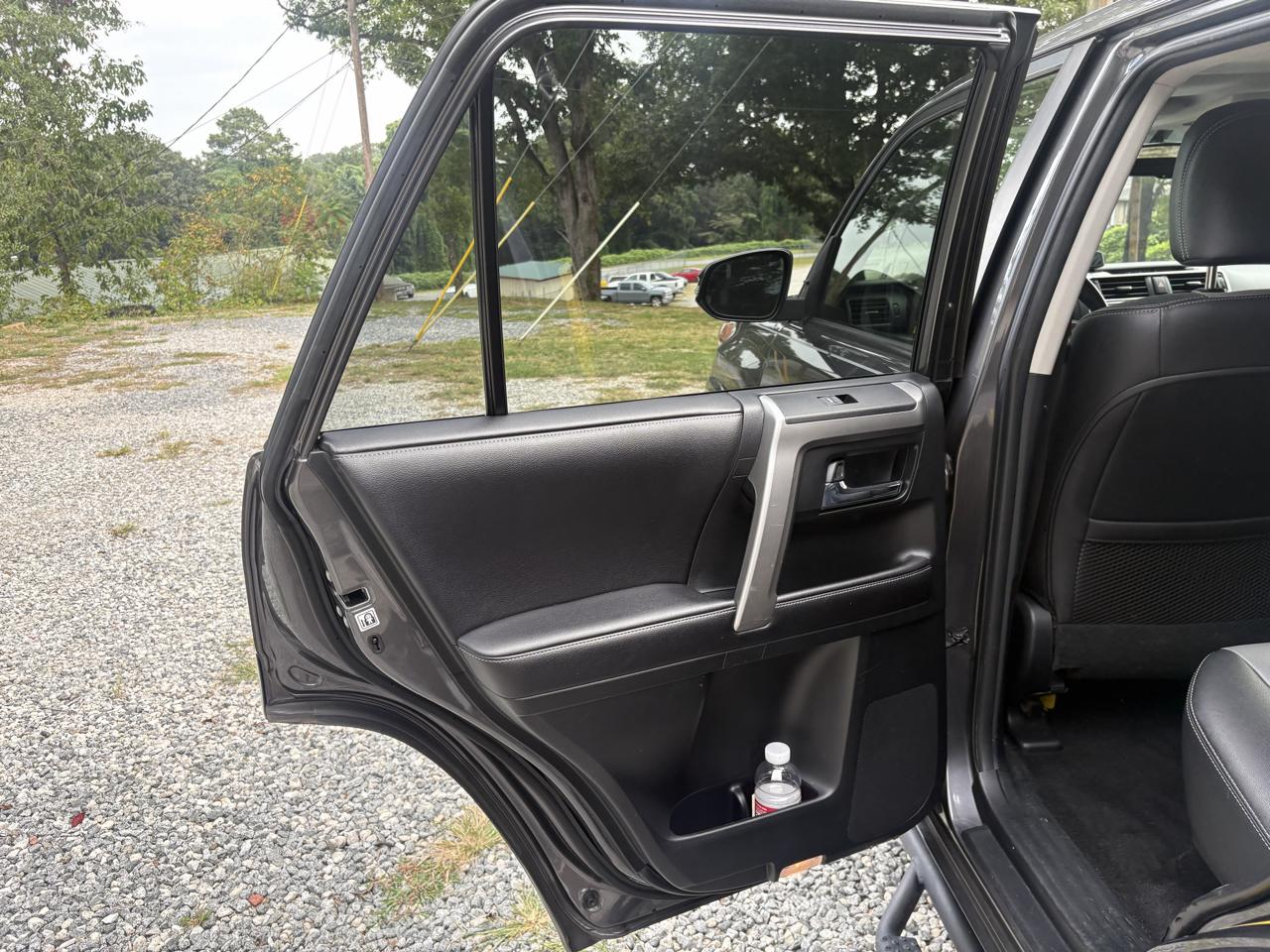 Toyota 4Runner SR5 4WD 2016