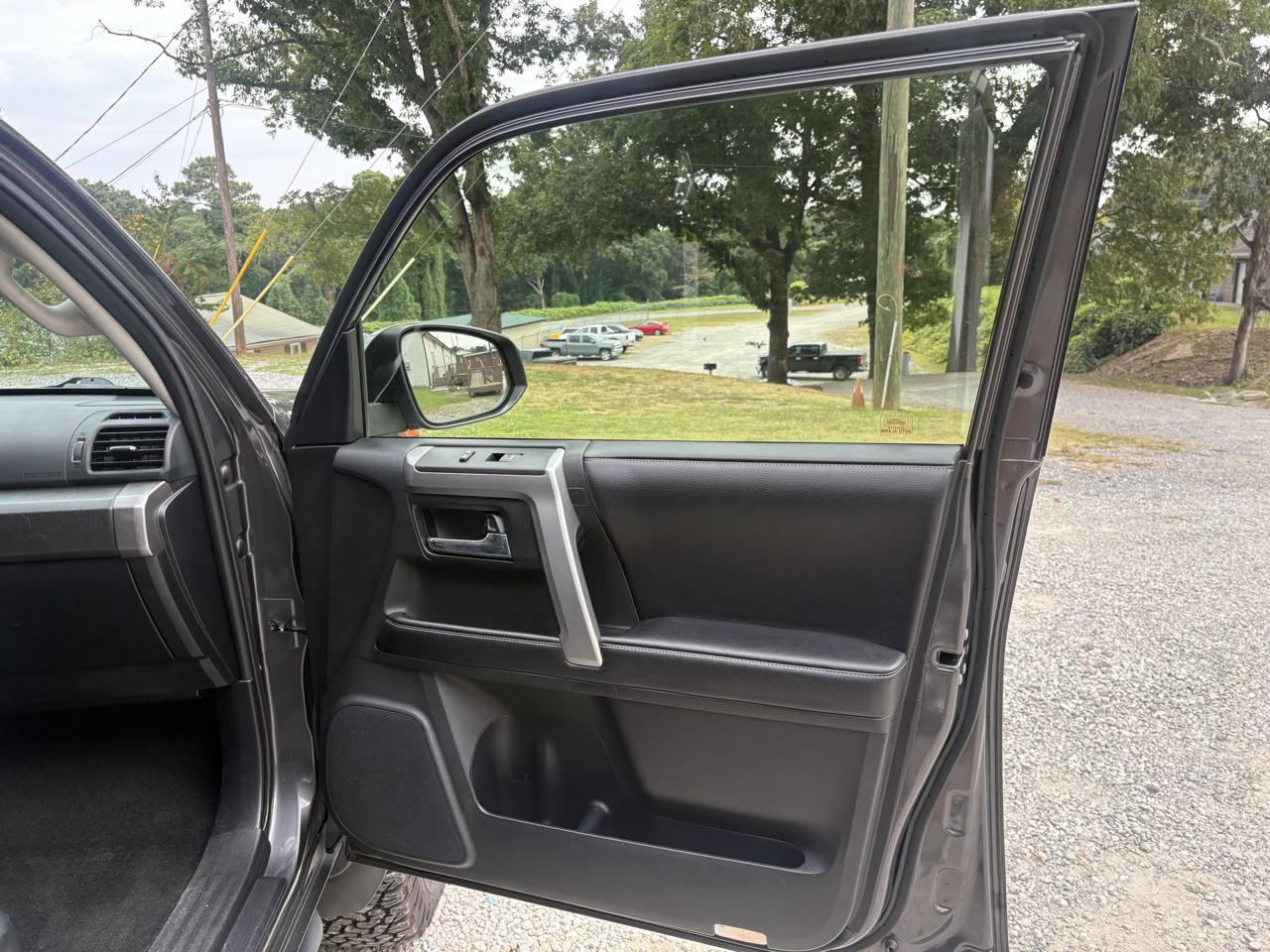 Toyota 4Runner SR5 4WD 2016