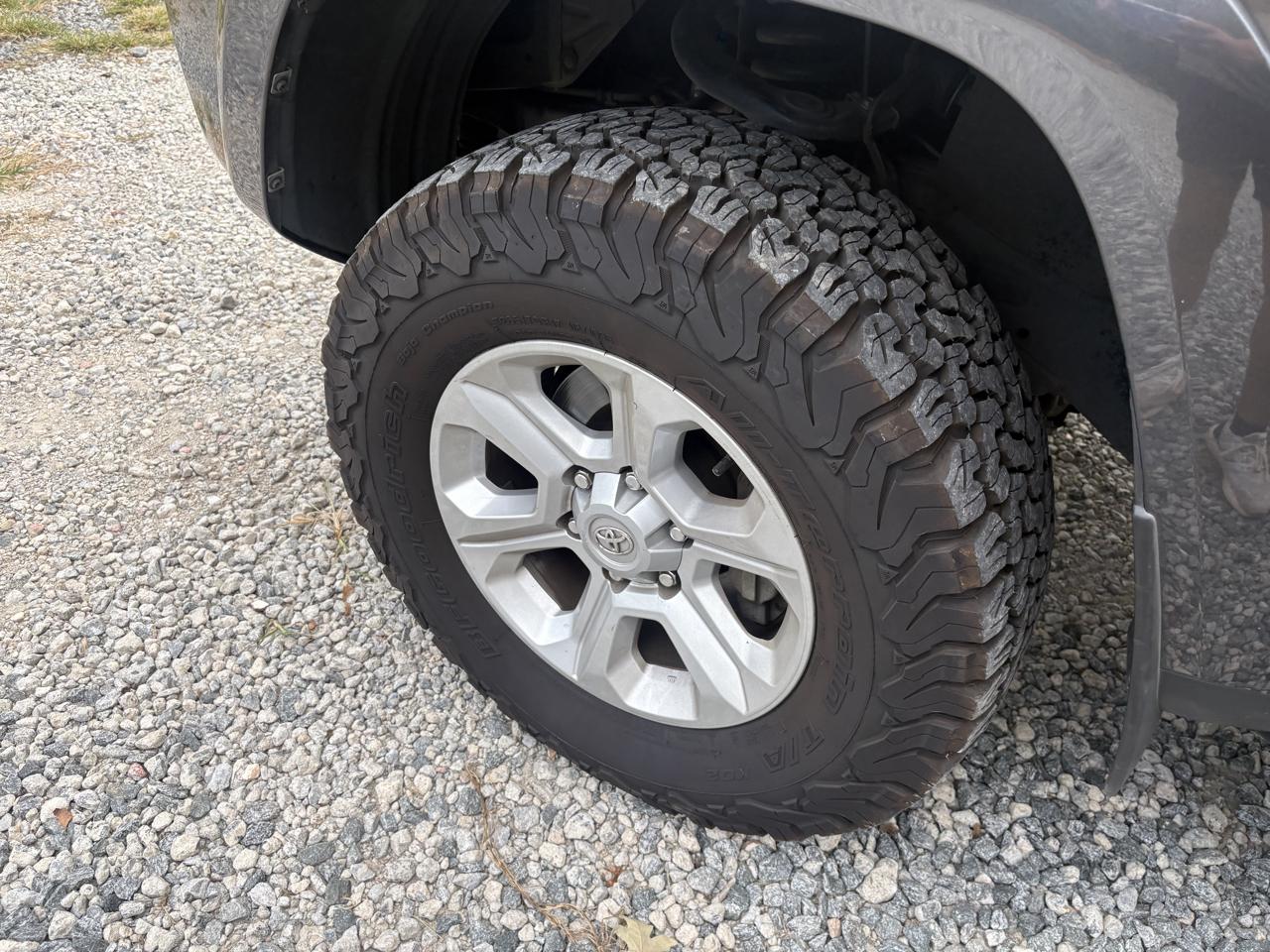 Toyota 4Runner SR5 4WD 2016