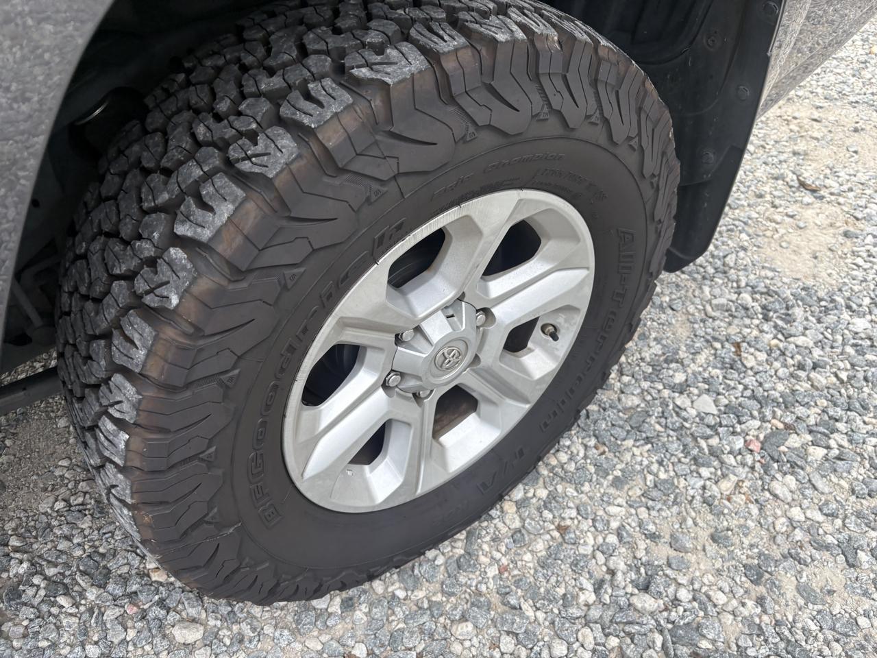 Toyota 4Runner SR5 4WD 2016