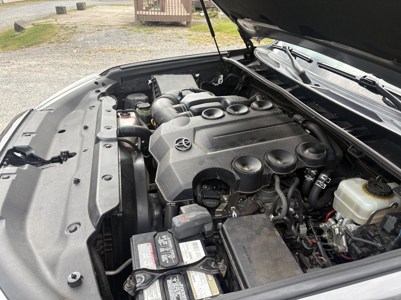 Toyota 4Runner SR5 4WD 2016