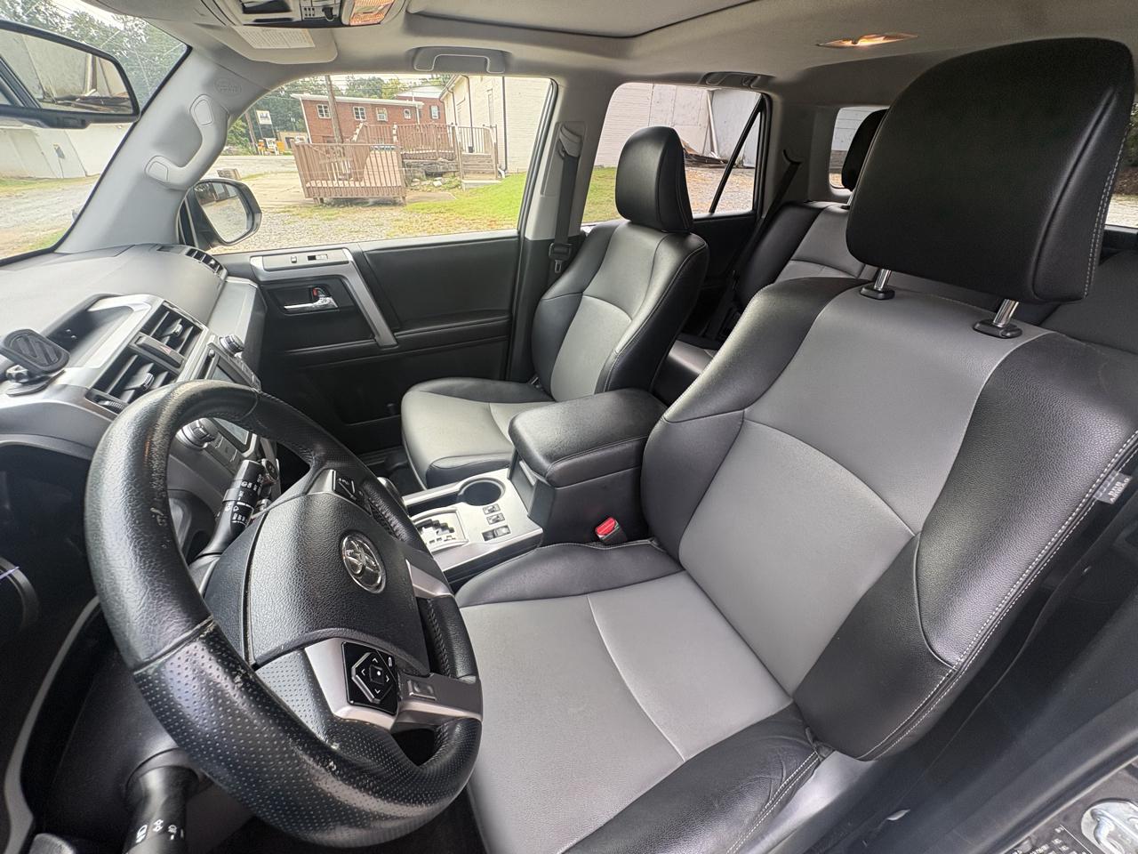 Toyota 4Runner SR5 4WD 2016