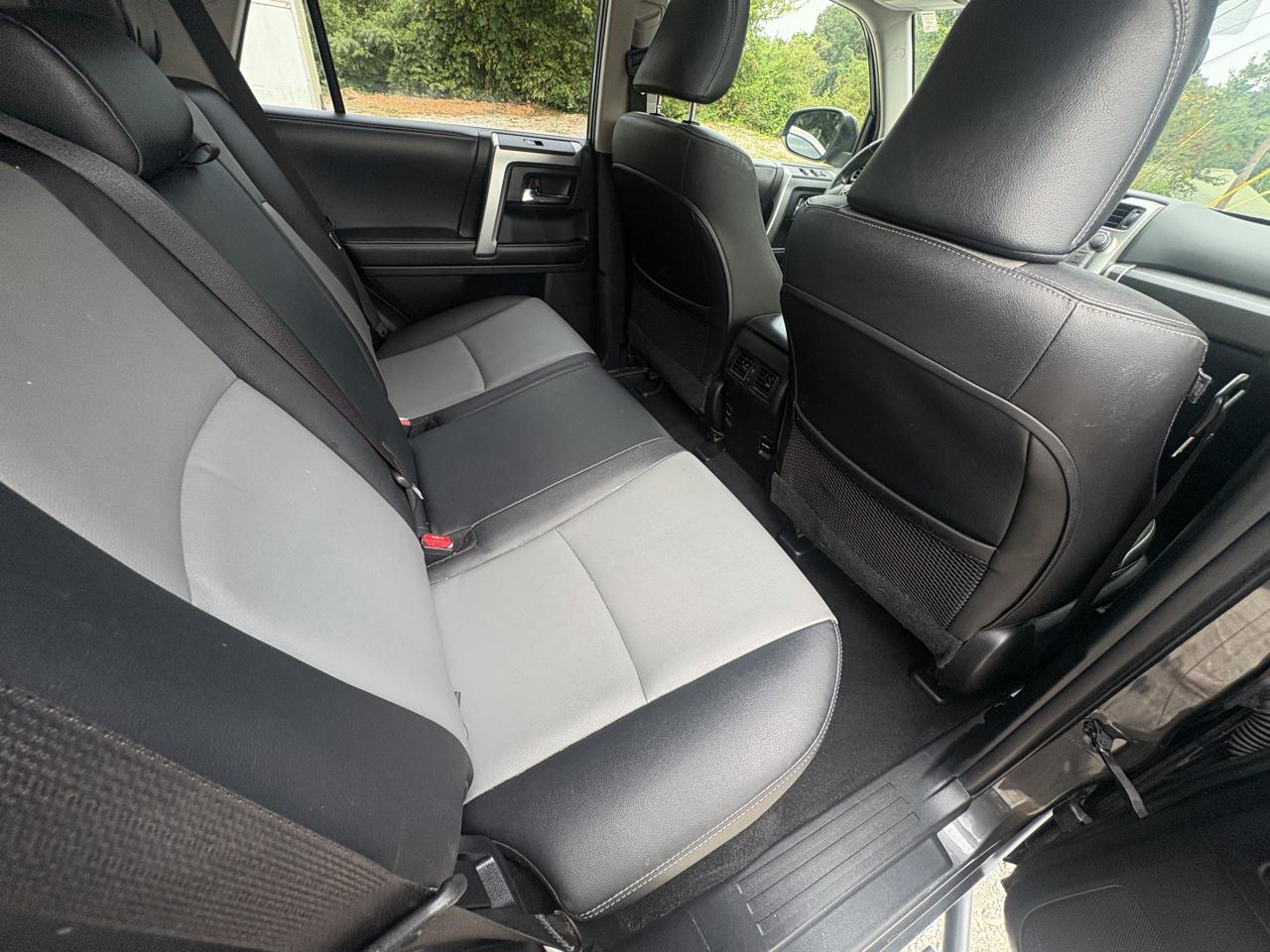 Toyota 4Runner SR5 4WD 2016