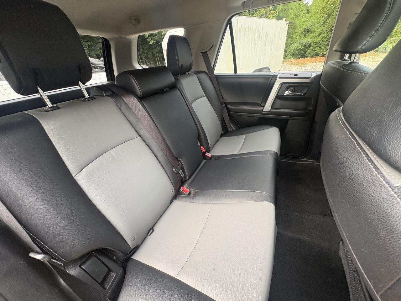 Toyota 4Runner SR5 4WD 2016