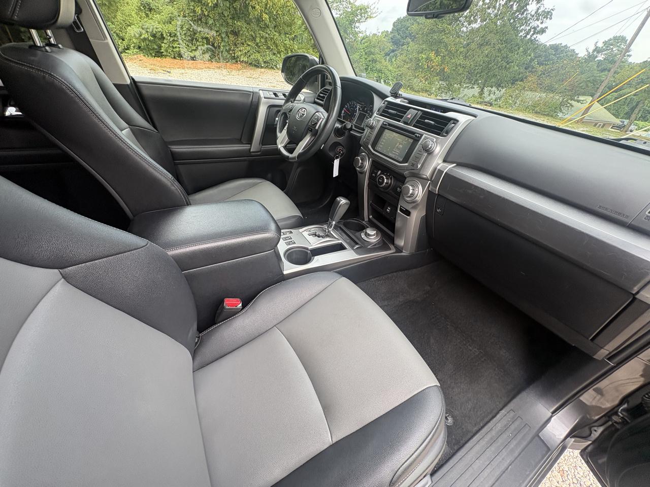 Toyota 4Runner SR5 4WD 2016