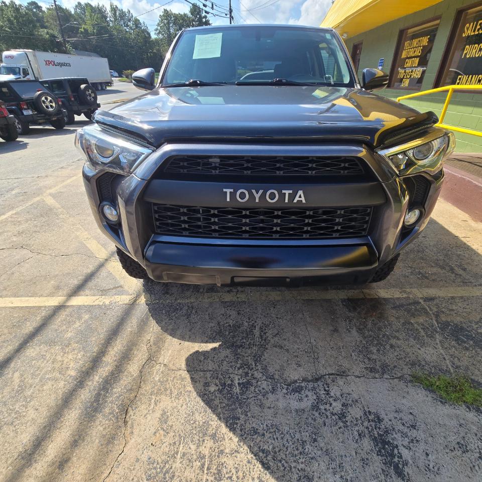 Toyota 4Runner SR5 4WD 2016