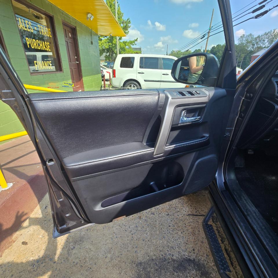 Toyota 4Runner SR5 4WD 2016