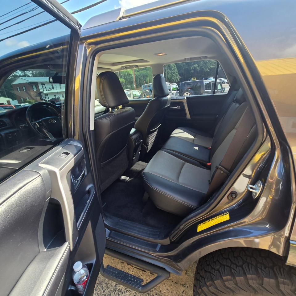 Toyota 4Runner SR5 4WD 2016
