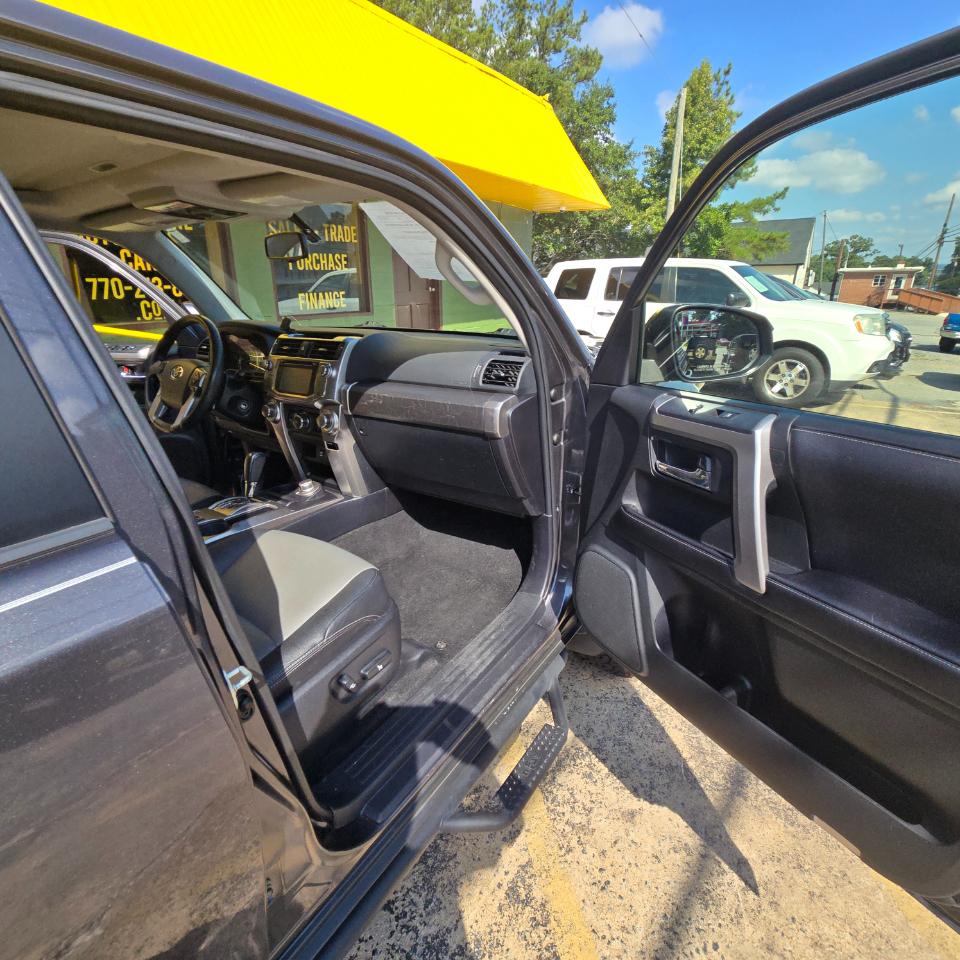 Toyota 4Runner SR5 4WD 2016
