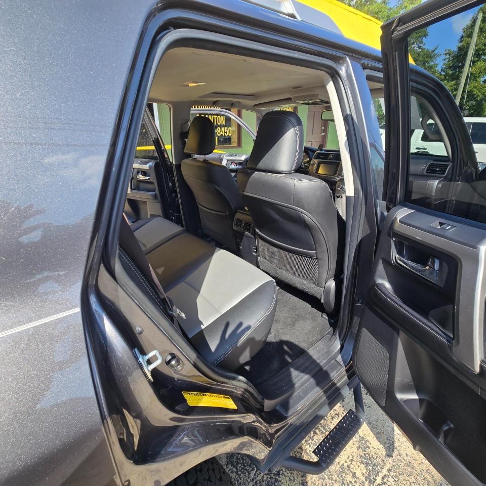 Toyota 4Runner SR5 4WD 2016