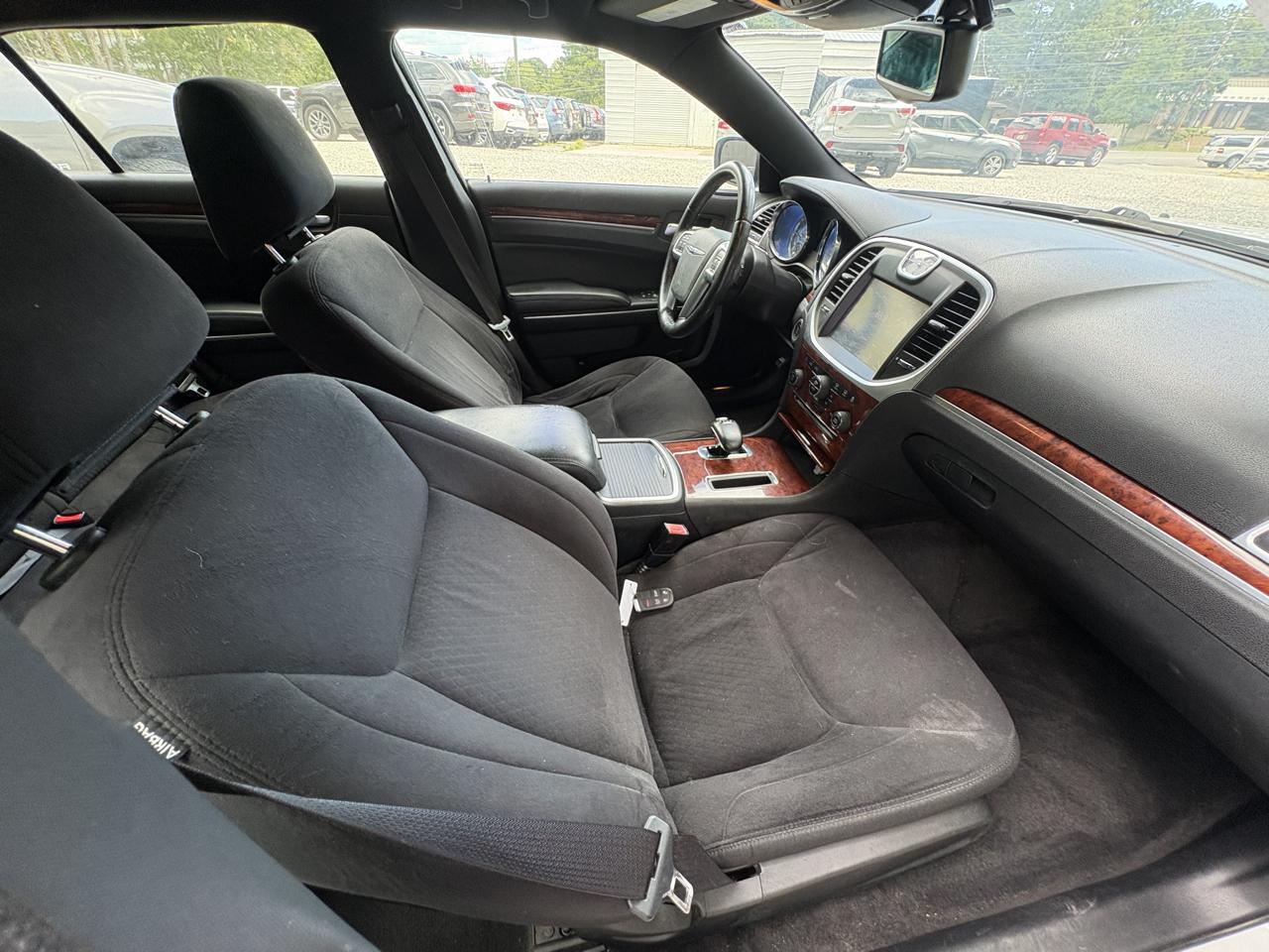 Chrysler 300 Base 2012