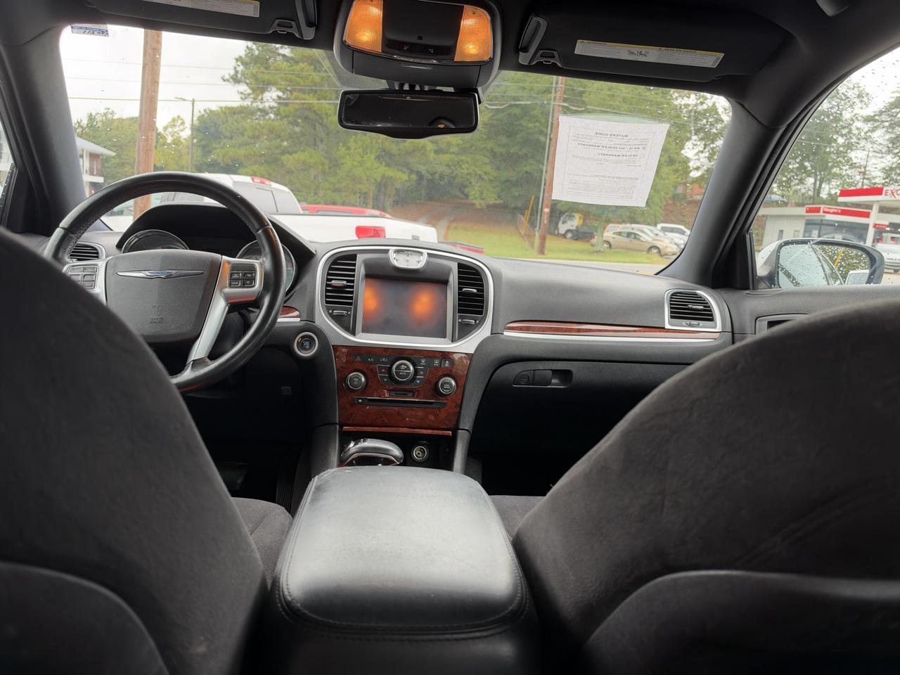 Chrysler 300 Base 2012