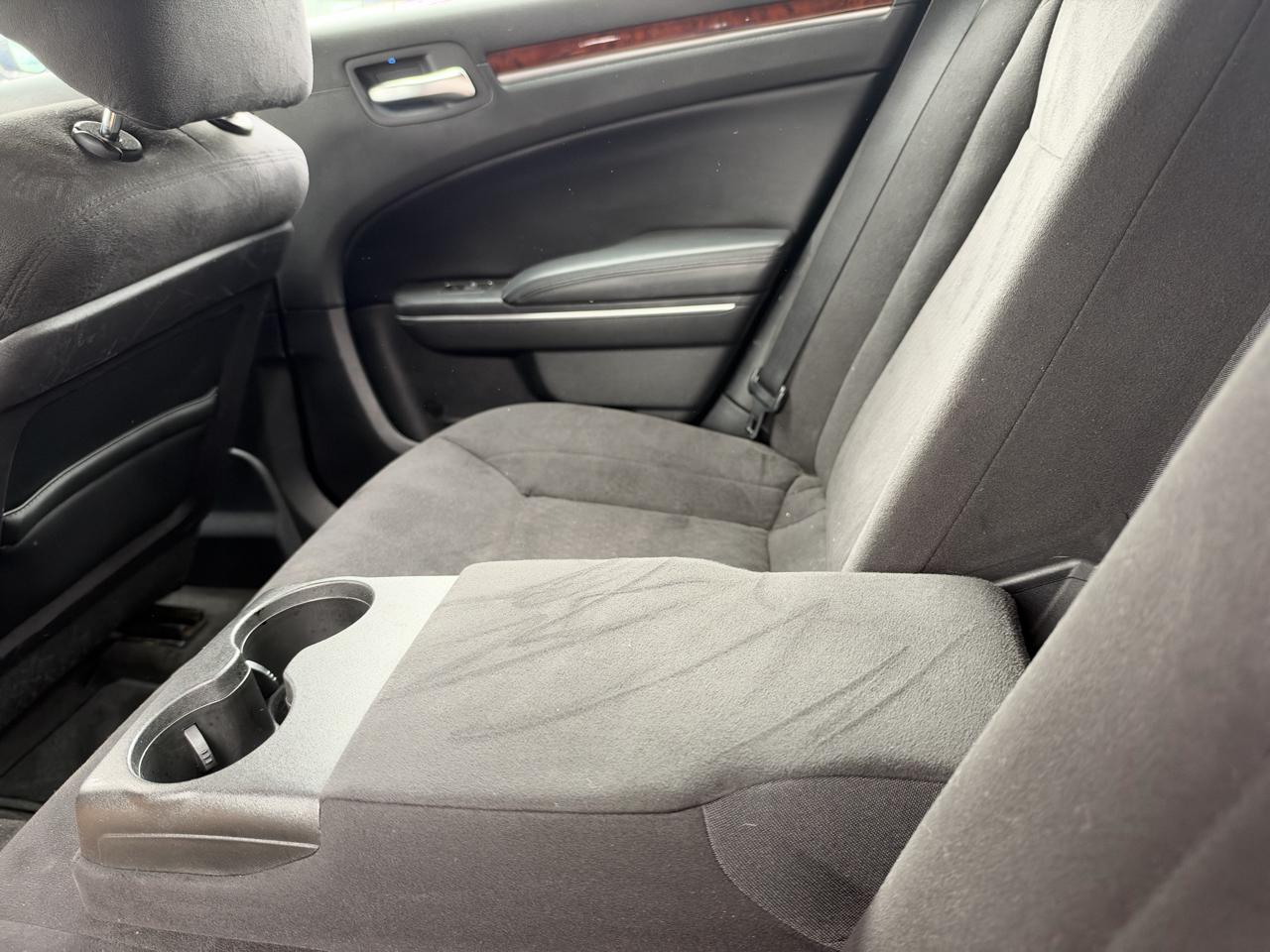 Chrysler 300 Base 2012