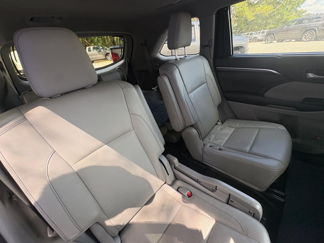 Toyota Highlander Limited AWD V6 2016