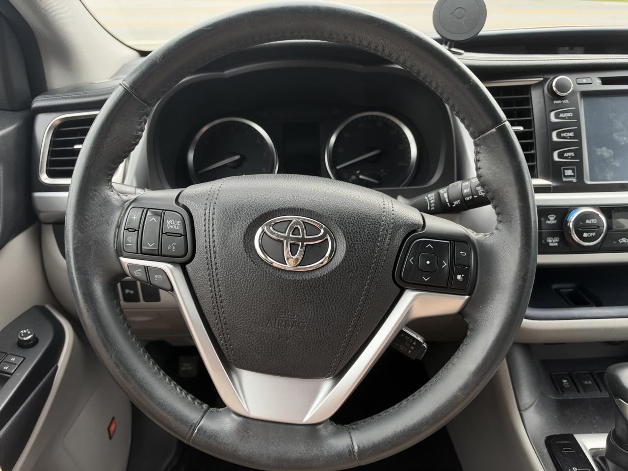 Toyota Highlander Limited AWD V6 2016