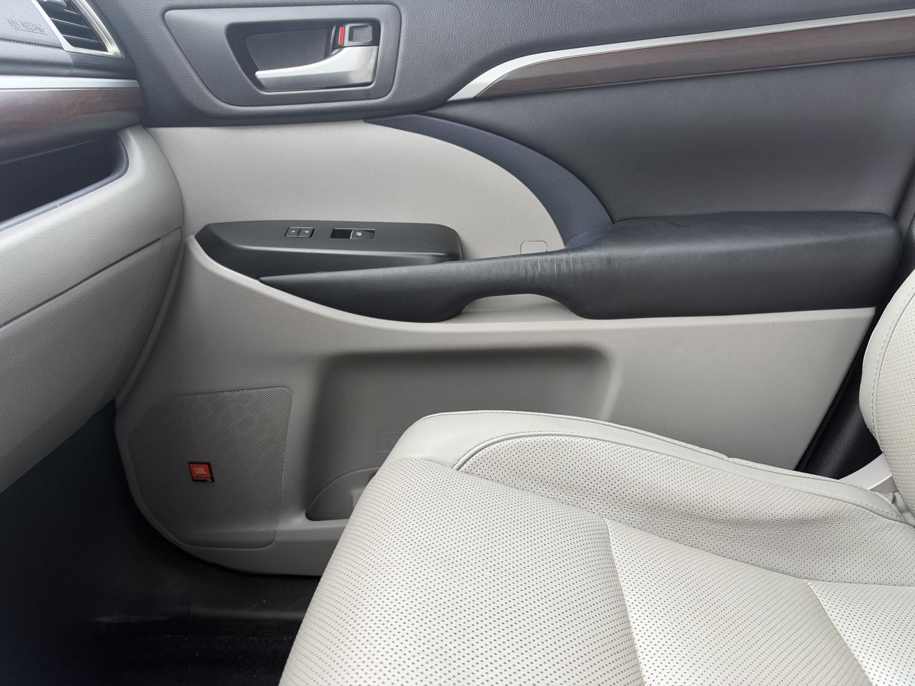 Toyota Highlander Limited AWD V6 2016