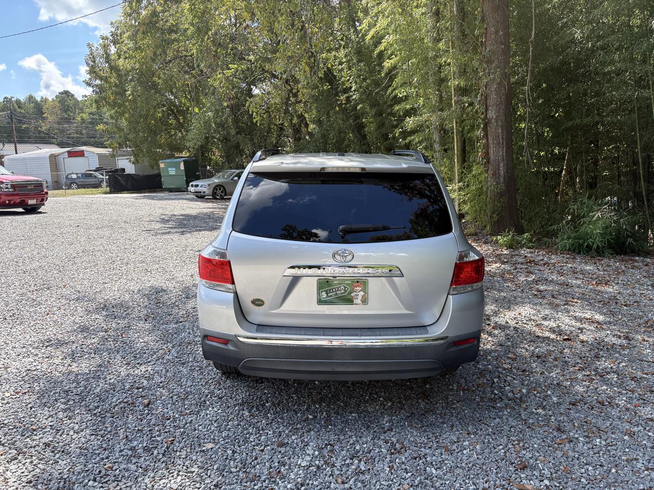 Toyota Highlander Base 2WD V6 2012