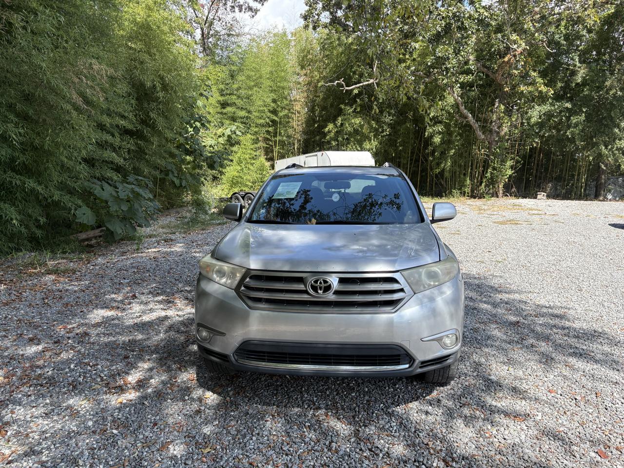 Toyota Highlander Base 2WD V6 2012