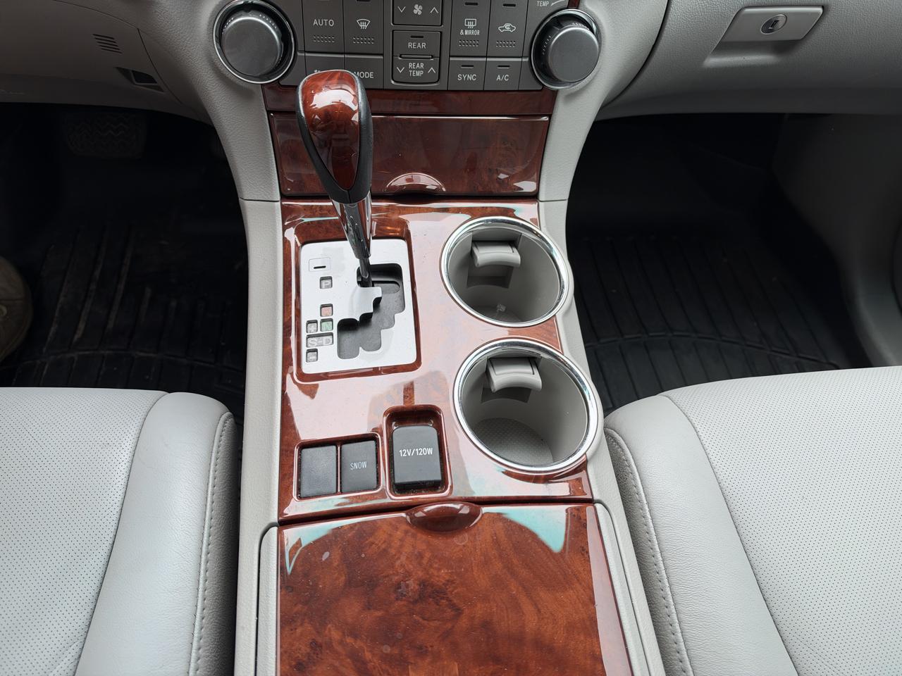 Toyota Highlander Limited 2WD 2012
