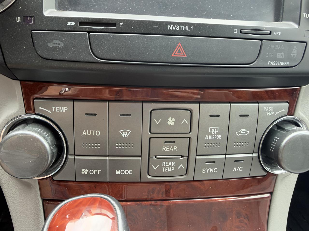 Toyota Highlander Limited 2WD 2012