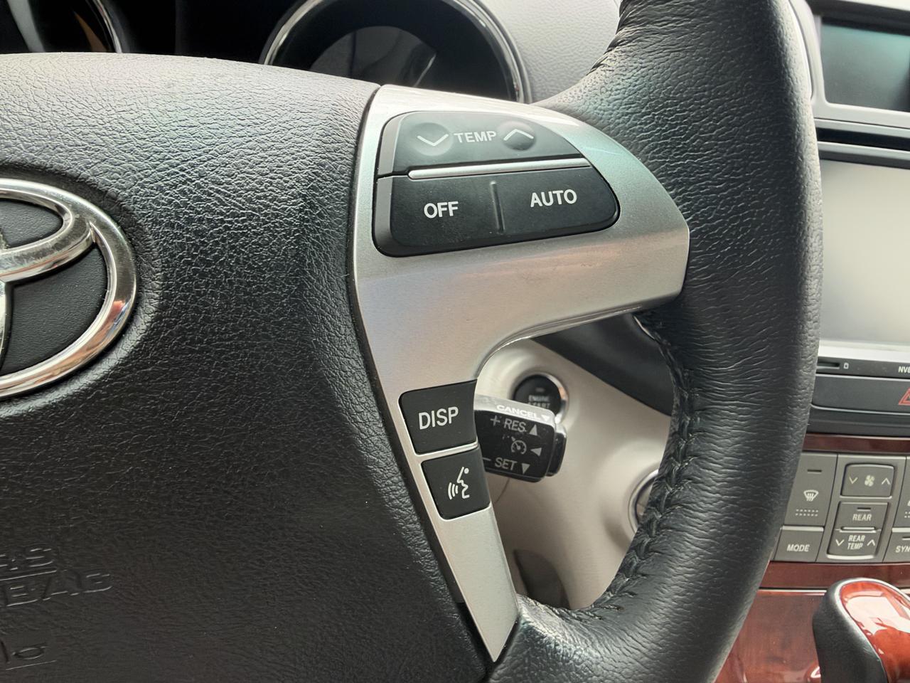 Toyota Highlander Limited 2WD 2012