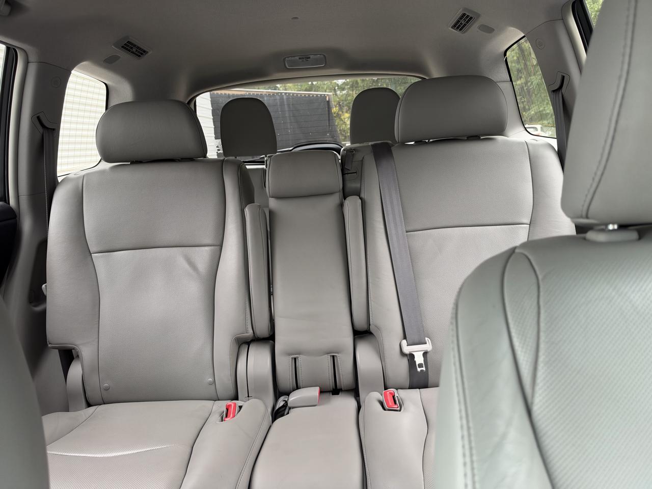 Toyota Highlander Limited 2WD 2012