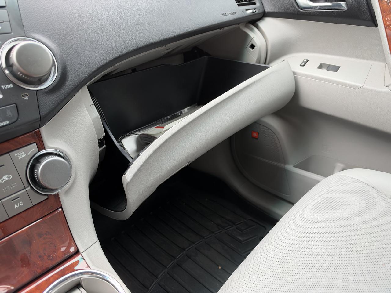 Toyota Highlander Limited 2WD 2012
