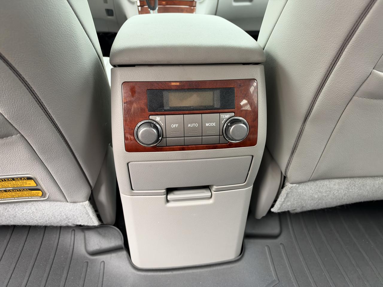 Toyota Highlander Limited 2WD 2012