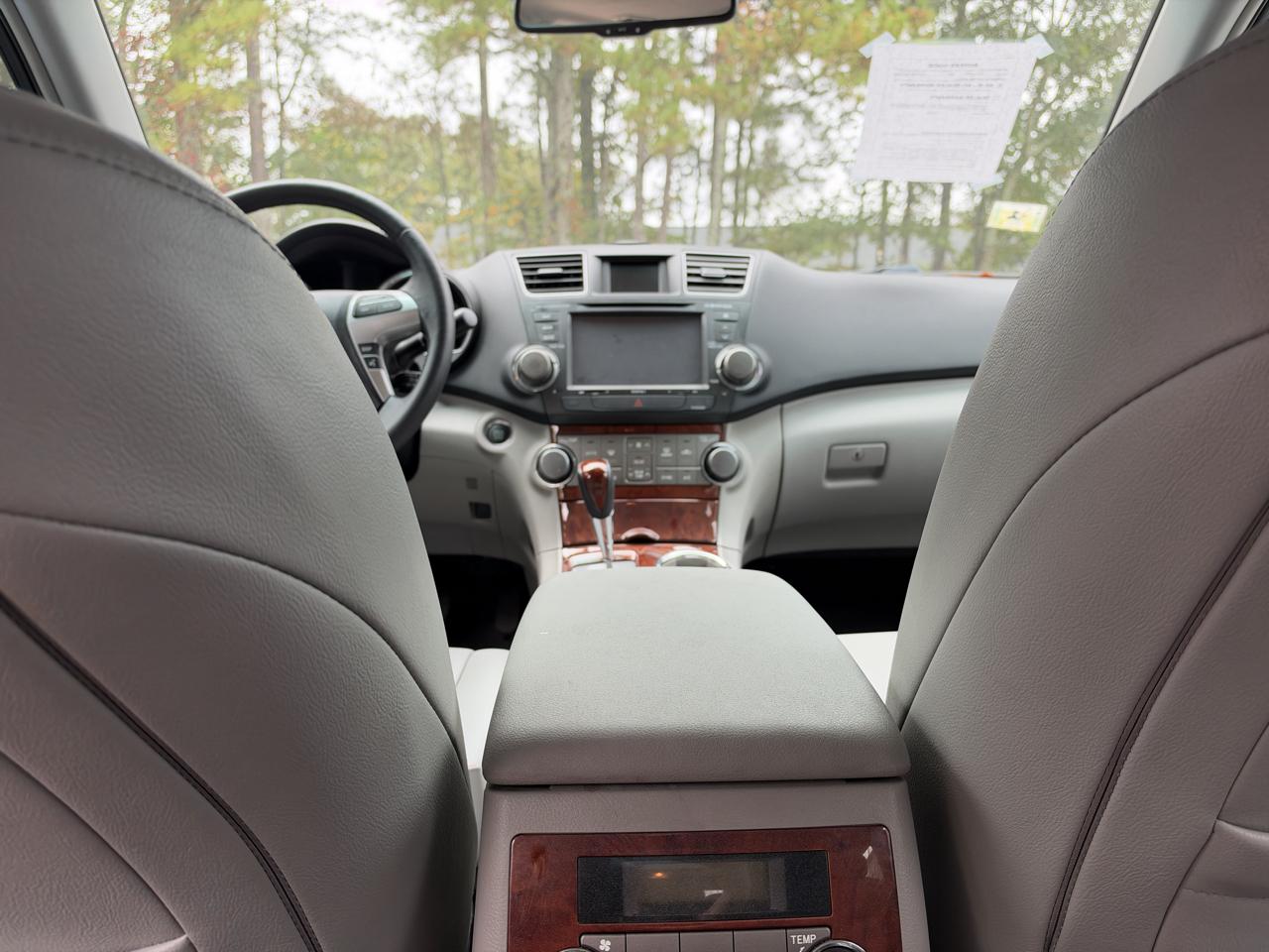 Toyota Highlander Limited 2WD 2012