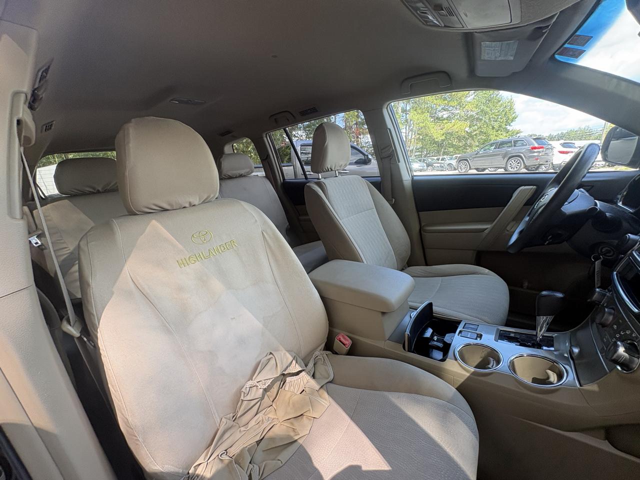Toyota Highlander Base 2WD V6 2013