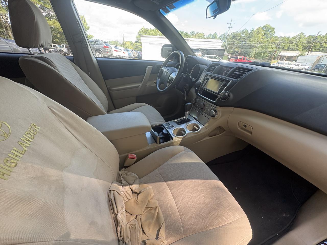 Toyota Highlander Base 2WD V6 2013