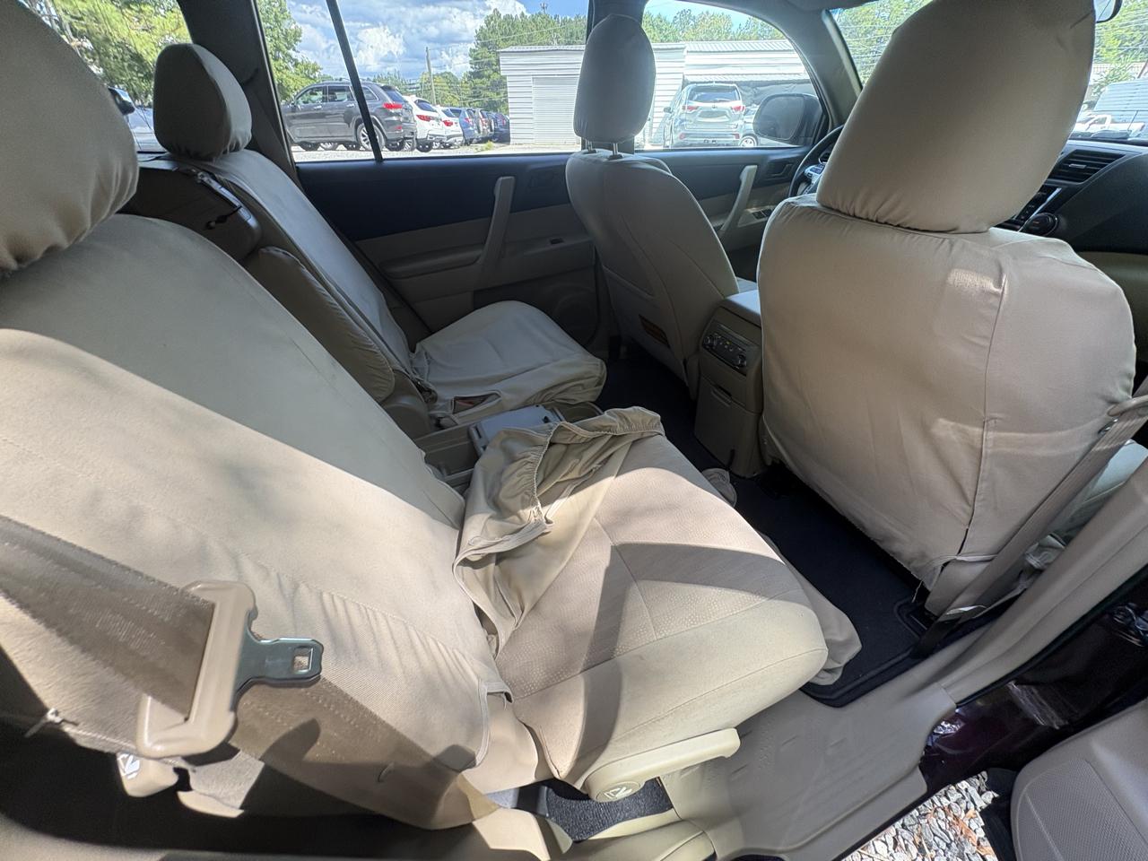 Toyota Highlander Base 2WD V6 2013