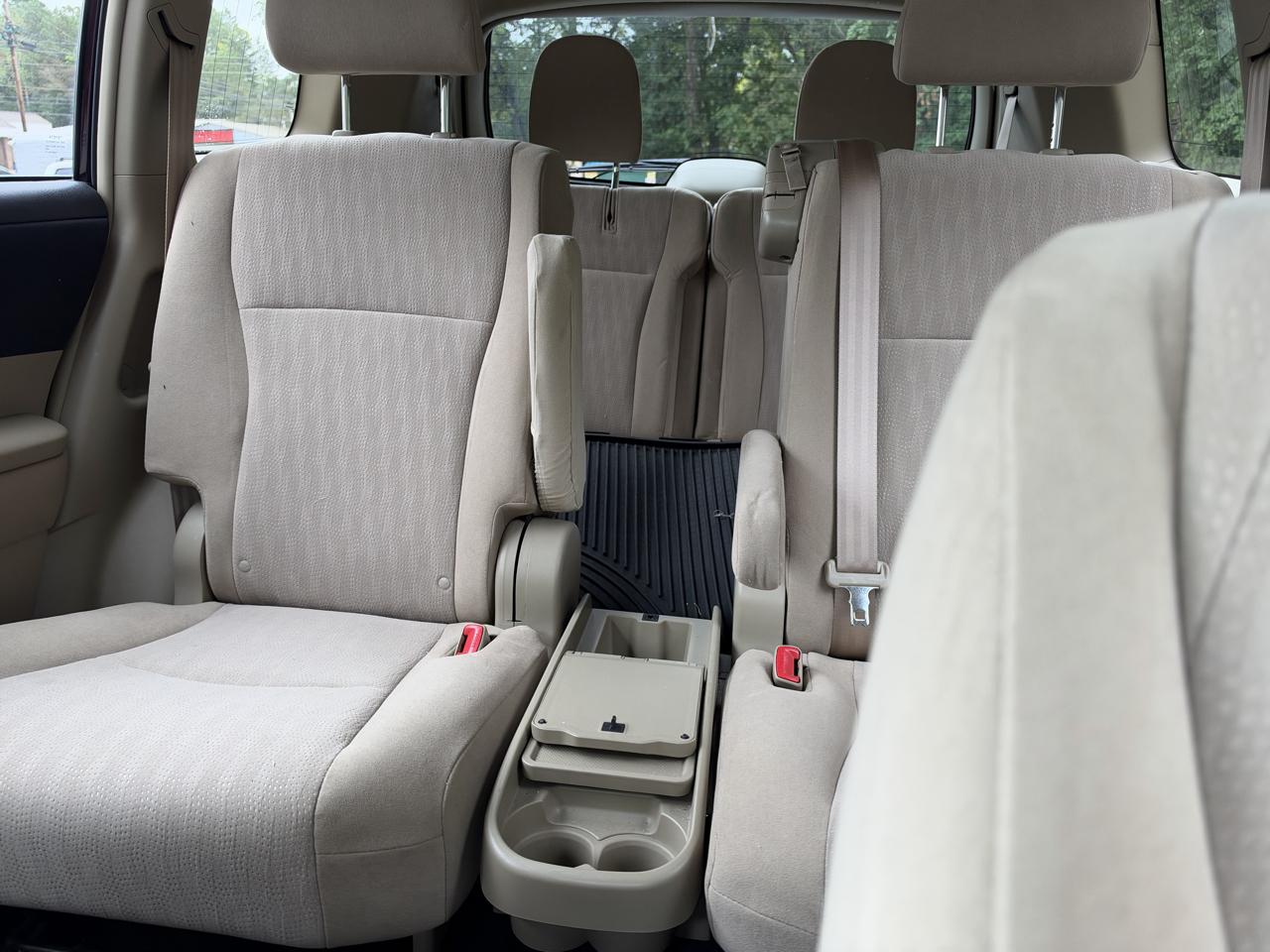 Toyota Highlander Base 2WD V6 2013