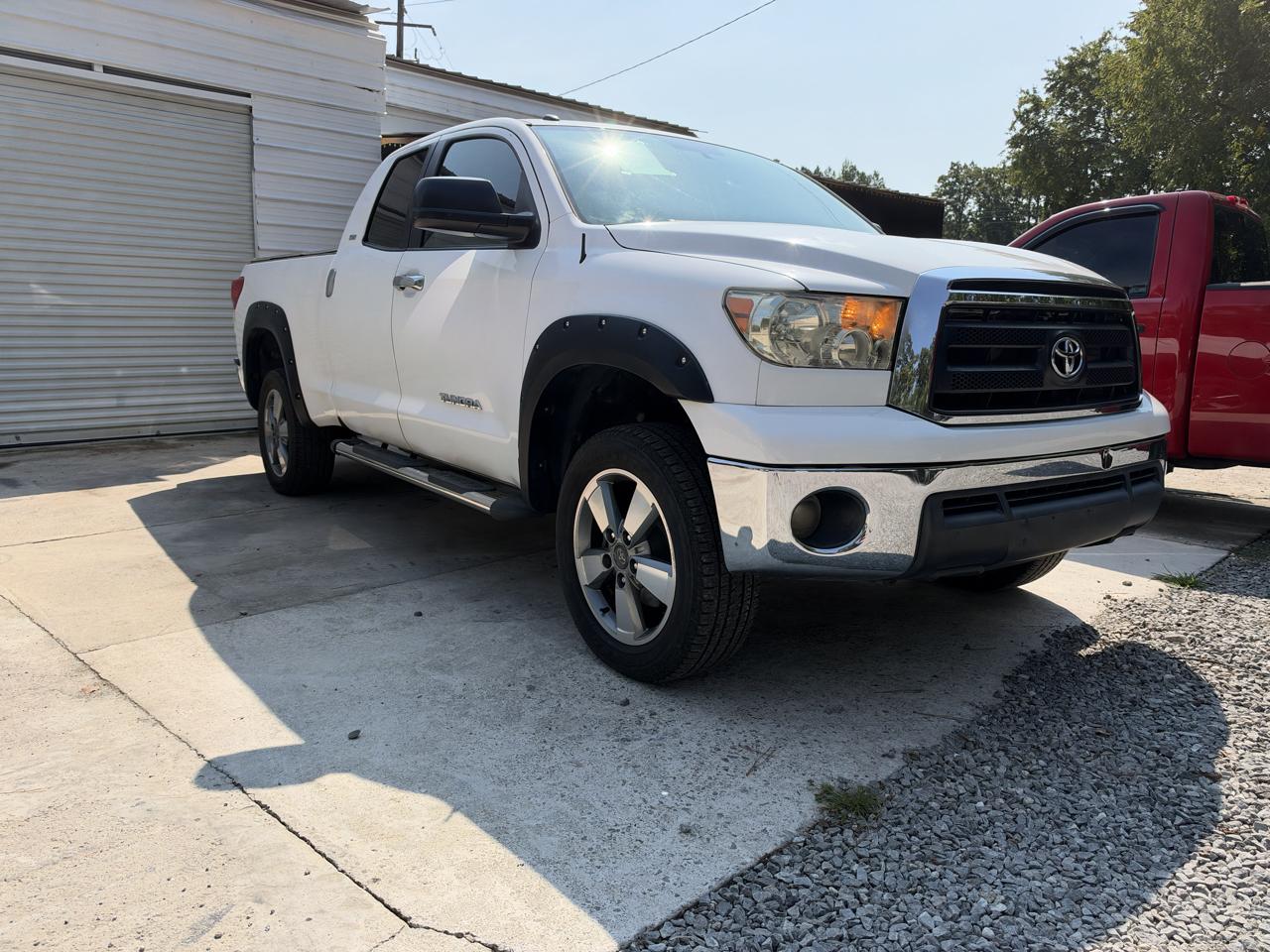 Toyota Tundra Tundra-Grade Double Cab 4.6L 2WD 2011