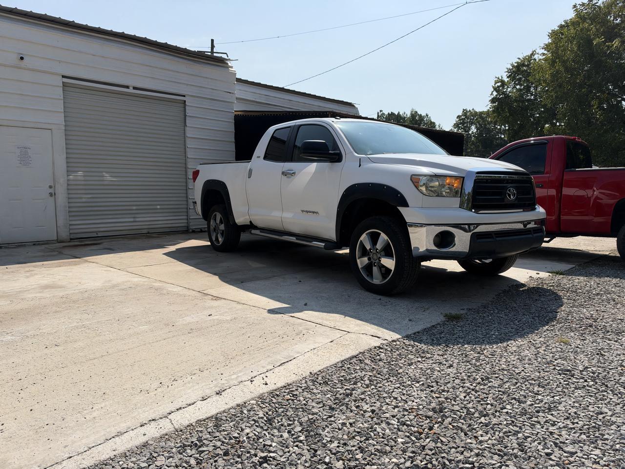 Toyota Tundra Tundra-Grade Double Cab 4.6L 2WD 2011