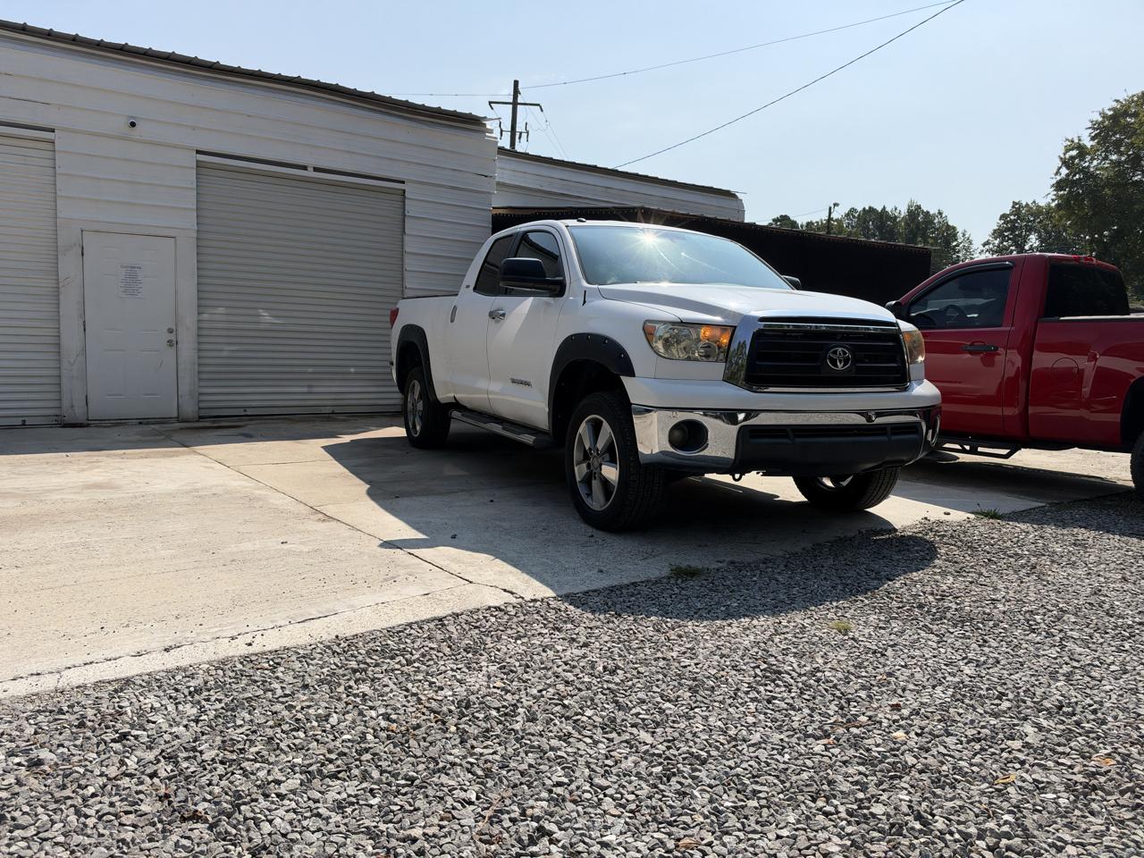 Toyota Tundra Tundra-Grade Double Cab 4.6L 2WD 2011