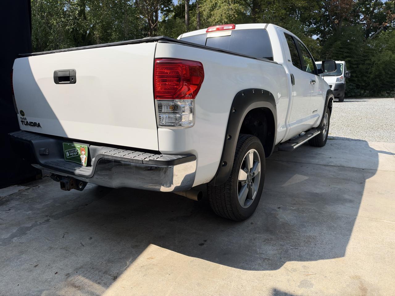 Toyota Tundra Tundra-Grade Double Cab 4.6L 2WD 2011