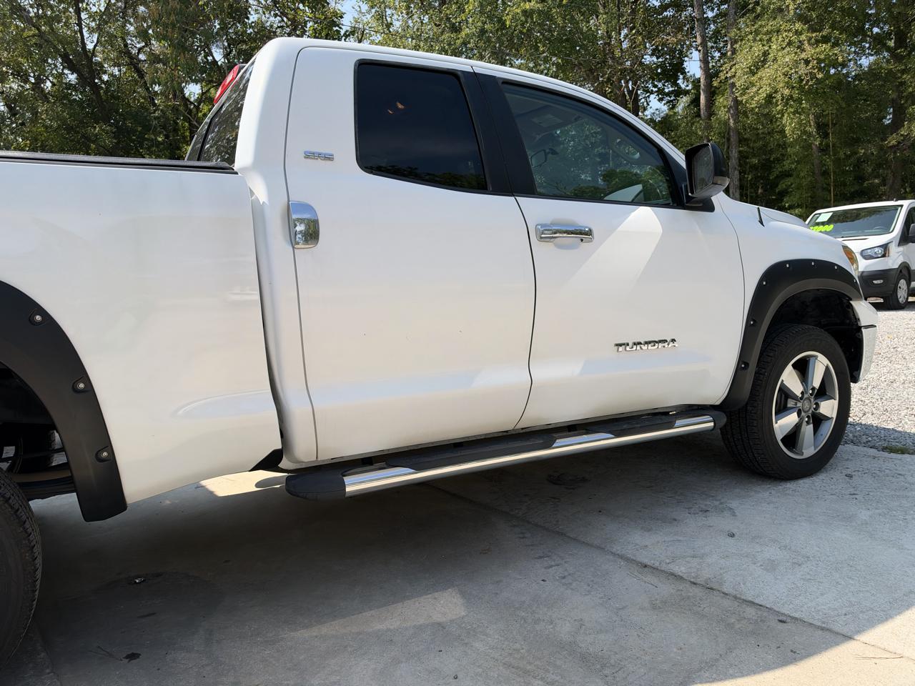 Toyota Tundra Tundra-Grade Double Cab 4.6L 2WD 2011