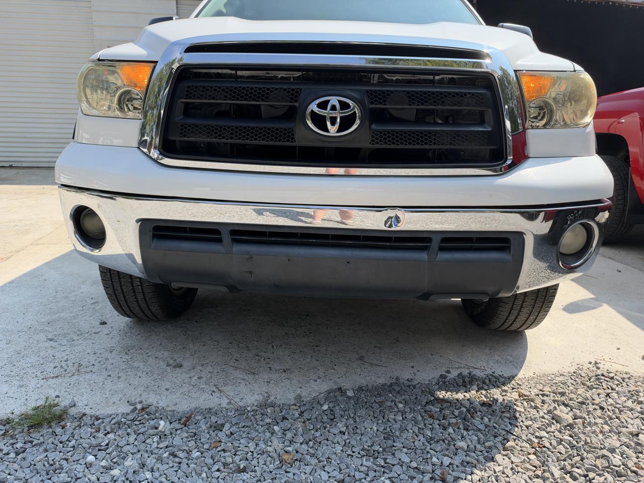 Toyota Tundra Tundra-Grade Double Cab 4.6L 2WD 2011